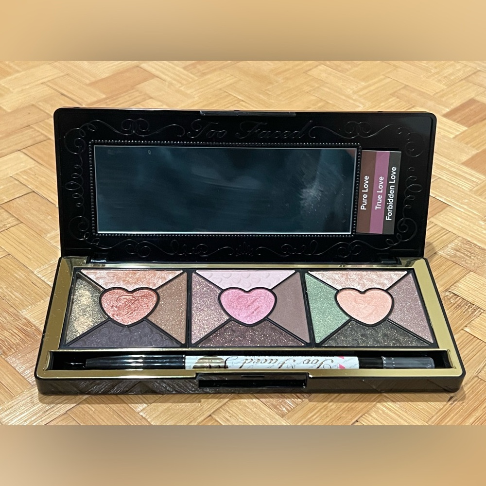 Too Faced Eyeshadow Love Palette